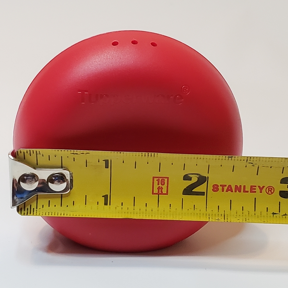 Tupperware Red Round Salt Shaker - Picture 10 of 13